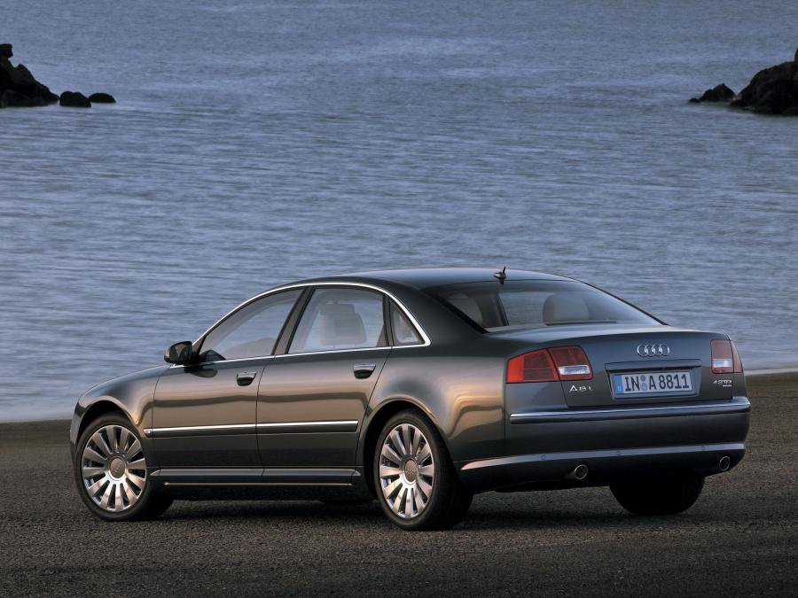  Audi A8 L 4.2 TDI Quattro (D3) 2008 года  (фото 4 из 4)